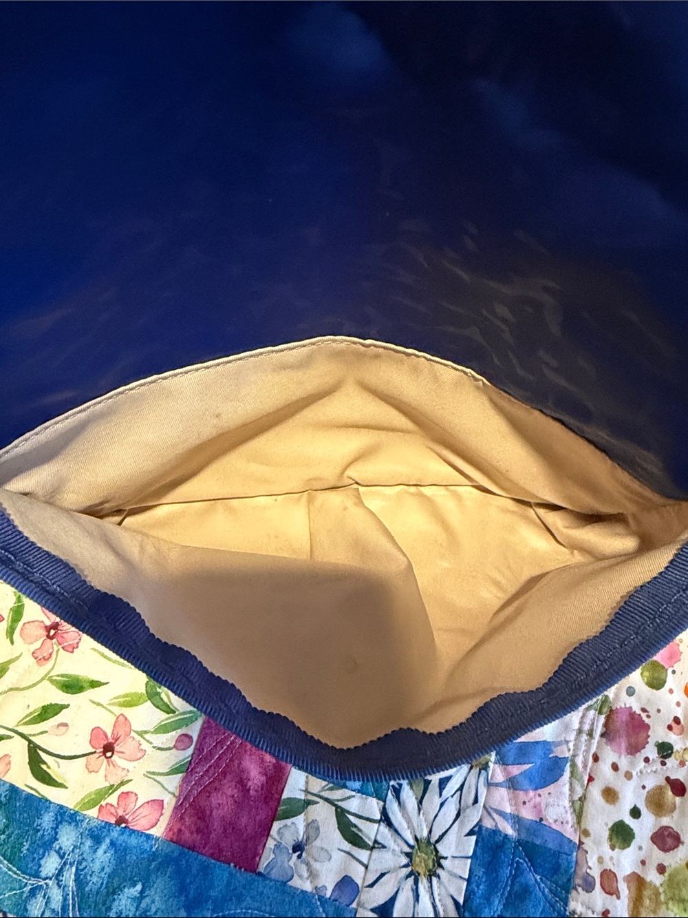 Lululemon festival bag, shadow warp sapphire blue with back strap, EUC! - Picture 11 of 13